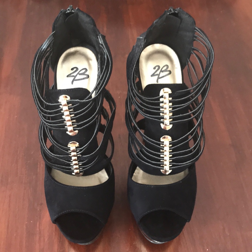2B Bebe heels size 9